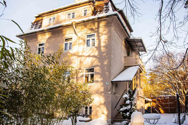 wellhouse_front_winter wellhouse_front_winter
